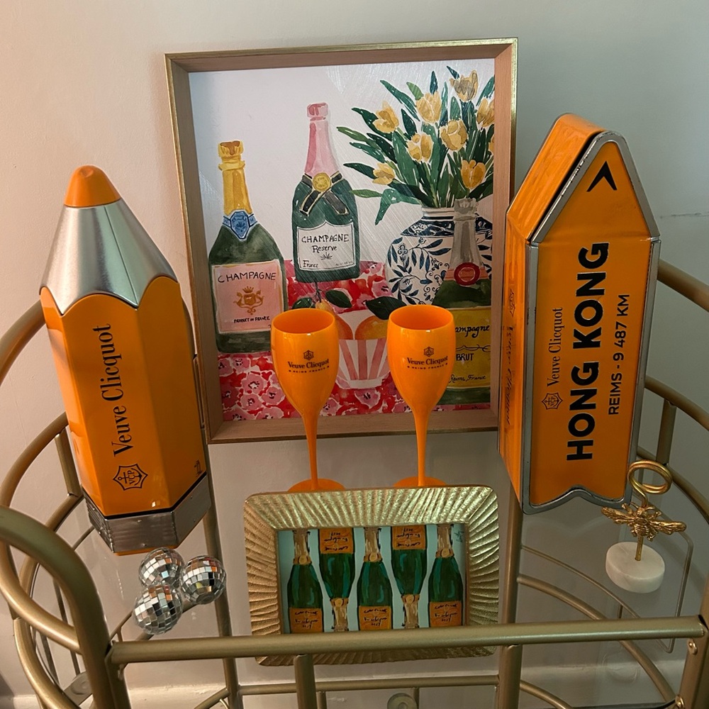 Veuve Clicquot bar car decorations